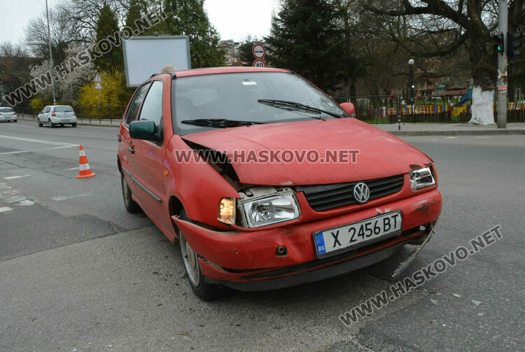 Жена пострада при катастрофа на кръстовище в Хасково