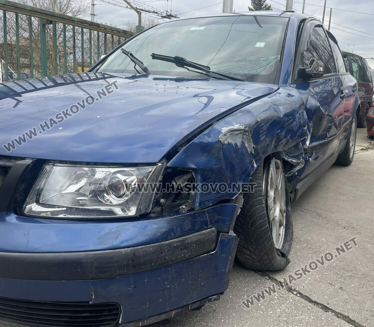 Шофьор на Фолксваген избяга след катастрофа в Хасково