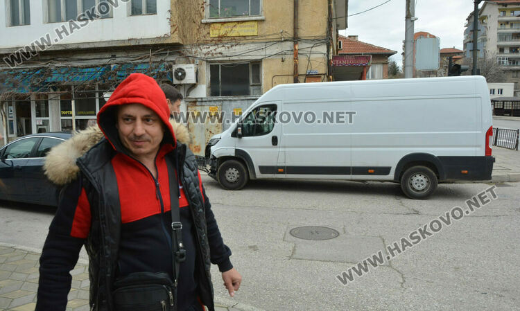 Шофьор на Фолксваген избяга след катастрофа в Хасково