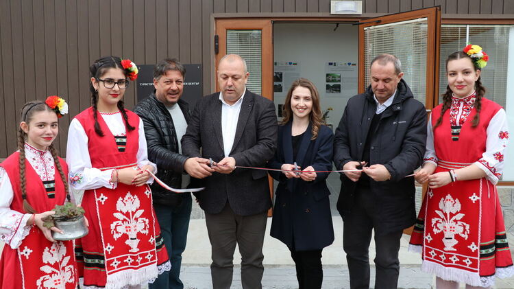 Кметът на Ардино инж. Изет Шабан откри новия Туристически информационен център