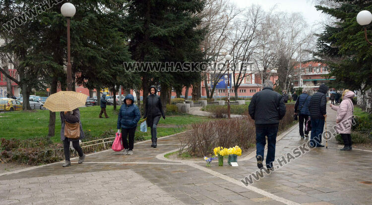 Предимно облачно с умерен вятър в петък