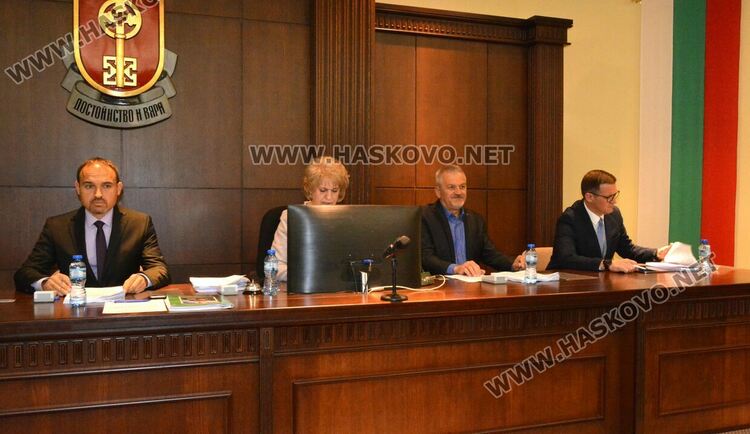 Съветниците гласуваха да се обособи автомобилна писта на летище „Узунджово“