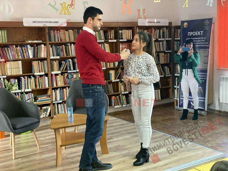 Милен Хальов представи своето отроче супергерой Кало в Димитровград