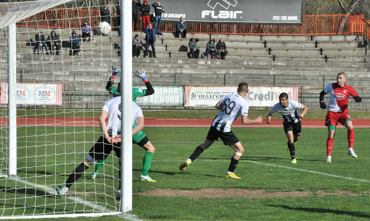 „Саяна Хасково“ надигра „Локомотив“-Пловдив"2 