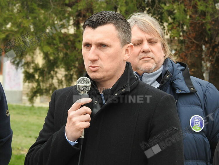 Листата на коалиция ПП-ДБ в Кърджали:Здравейте  свободни хора,скоро ще управляваме заедно!