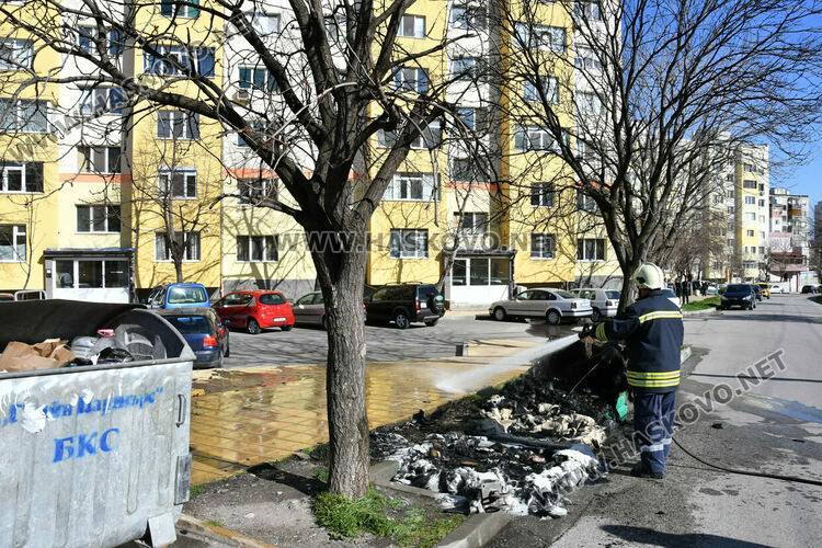 3 контейнера изгоряха в „Орфей“ 