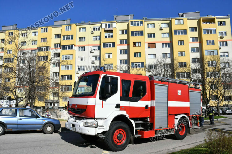 3 контейнера изгоряха в „Орфей“ 