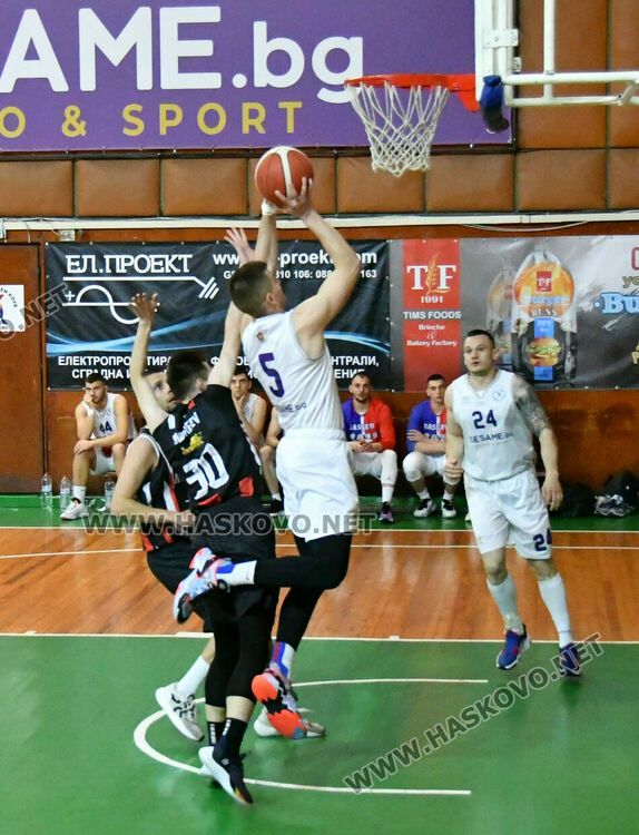 Баскетболистите на Хасково с убедителна победа над “Локомотив”
