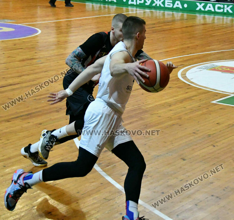 Баскетболистите на Хасково с убедителна победа над “Локомотив”