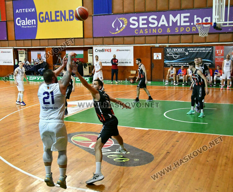Баскетболистите на Хасково с убедителна победа над “Локомотив”