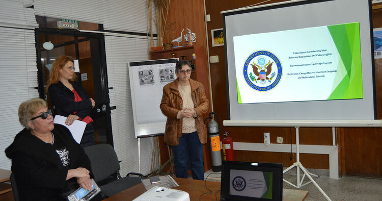 Месецът на Америка събра преподаватели по английски език от Кърджали