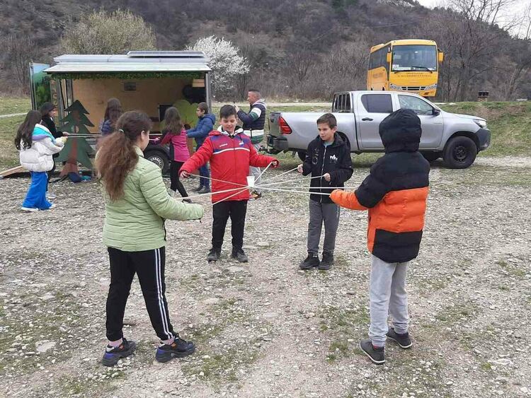 Петокласници участваха в еко урок край Асеновград (снимки)