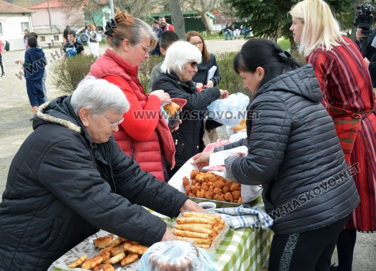 12-годишен меси мекици по мерак за кулинарния фестивал в с. Въгларово