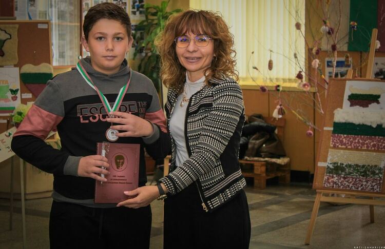 Вазовци с високи постижения по Финансова грамотност