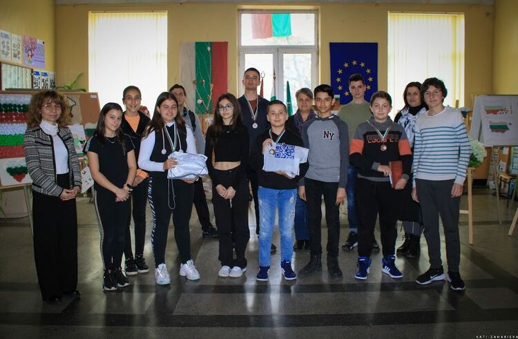 Вазовци с високи постижения по Финансова грамотност