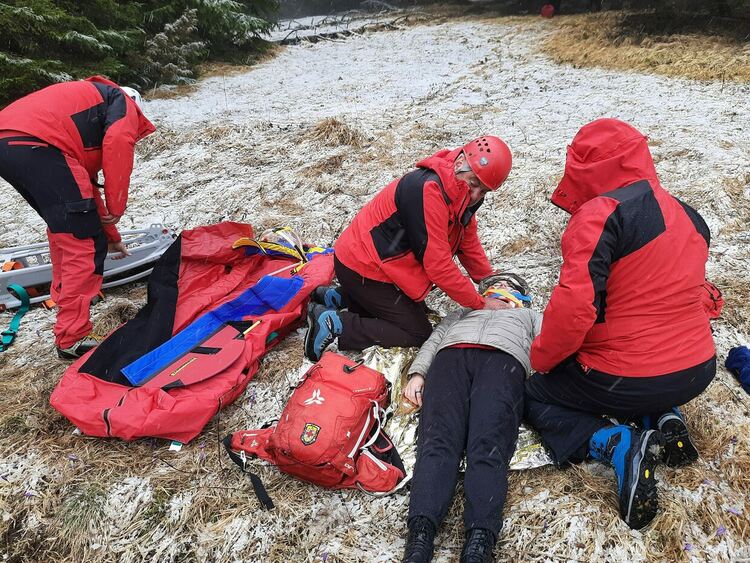 Самолет катастрофира на Роженските поляни.../ама не съвсем/ вдигнаха на крак пожарна,спешни медици, полиция и доброволци/ галерия/