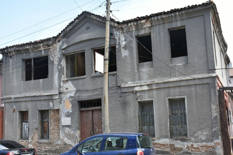 Частният дял от Караалановото училище бе дарен на община Асеновград 