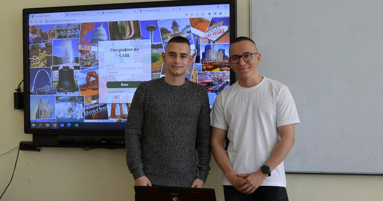 Ученици от Отец Паисий и Езиковата влязоха в оспорван куиз по география на САЩ