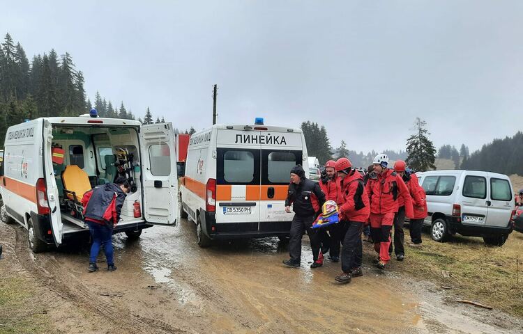 Самолет катастрофира на Роженските поляни.../ама не съвсем/ вдигнаха на крак пожарна,спешни медици, полиция и доброволци/ галерия/