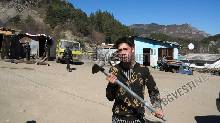 И днес фамилия Бадеви  заплашваха със саморазправа