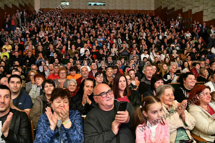 Ансамбъл „Златна Тракия“ с юбилеен концерт в Хасково