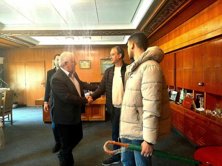 Мелемов поздрави състезателите, спечелили Балканиадата по снежен волейбол