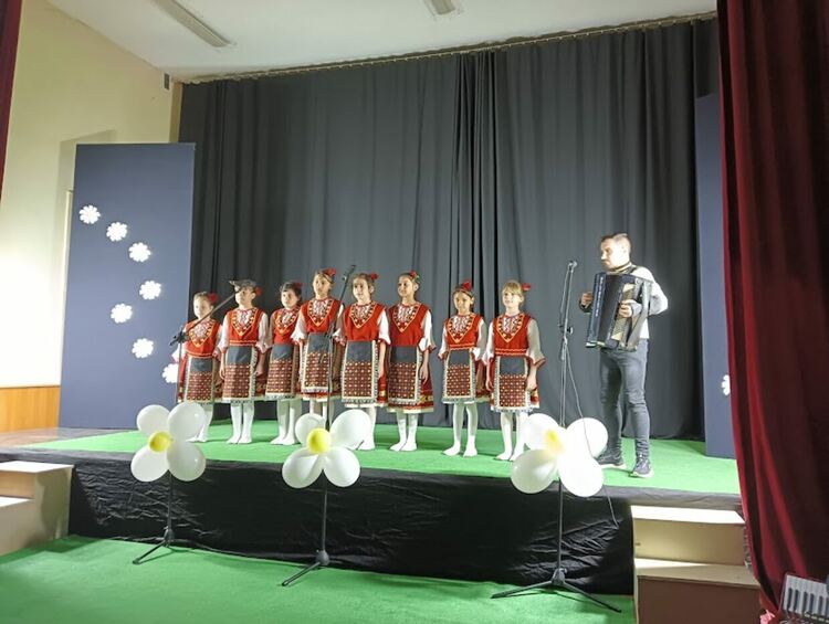 162 години образователно дело в Дебър отбелязаха караславовци