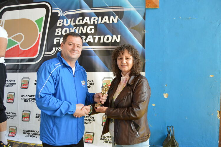 Столичният Локомотив грабна Купа България по бокс за юноши