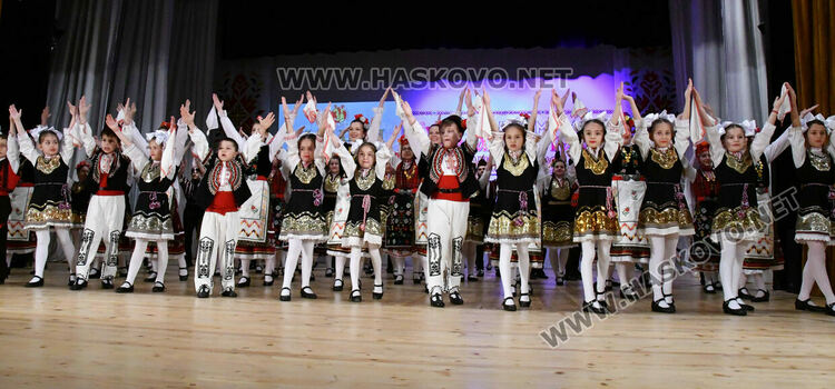 Ансамбъл „Златна Тракия“ с юбилеен концерт в Хасково