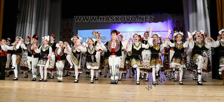 Ансамбъл „Златна Тракия“ с юбилеен концерт в Хасково