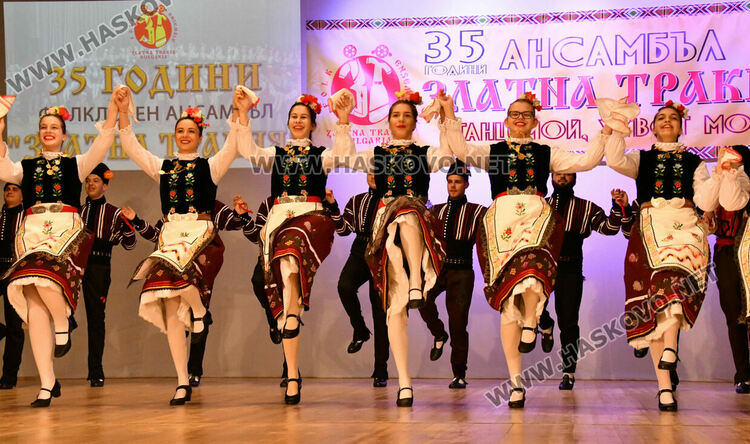 Ансамбъл „Златна Тракия“ с юбилеен концерт в Хасково