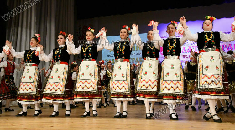 Ансамбъл „Златна Тракия“ с юбилеен концерт в Хасково