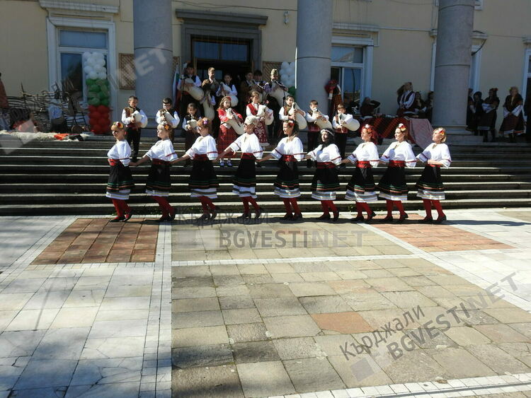 Кърджали чества Деня на Тракия, Нинова дойде да подкрепи проф.Стайкова за депутат