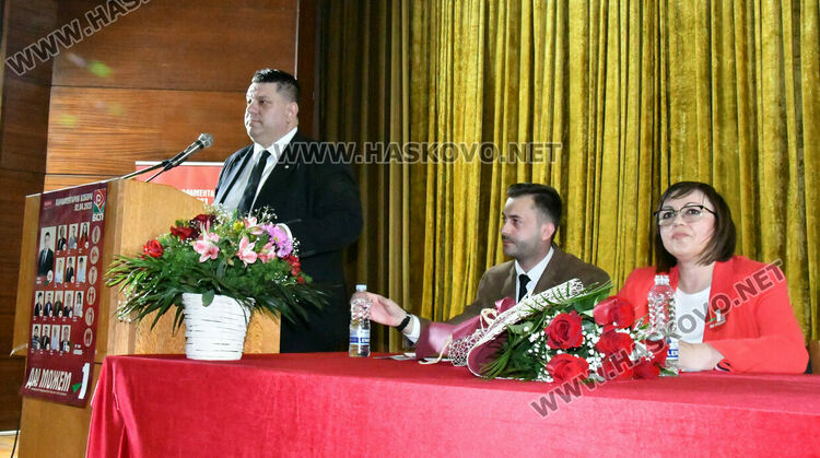 Корнелия Нинова в Хасково: "БСП за България" е реалната лява партия, всичко друго е менте