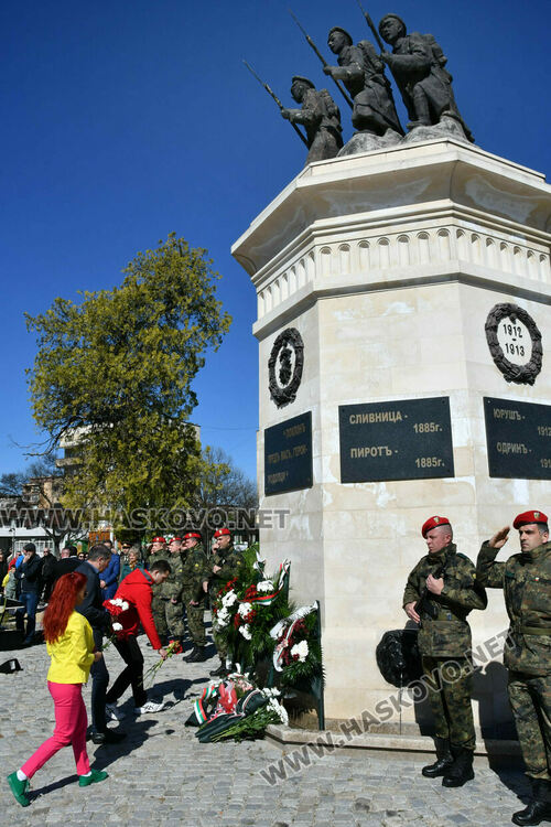 В Деня на Тракия и 10-ти Пехотен родопски полк откриха новия парк в Хасково