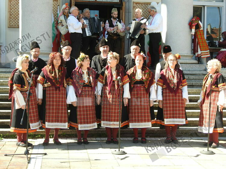 Кърджали чества Деня на Тракия, Нинова дойде да подкрепи проф.Стайкова за депутат