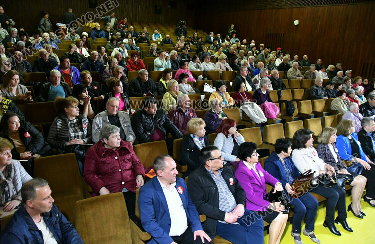 Корнелия Нинова в Хасково: "БСП за България" е реалната лява партия, всичко друго е менте