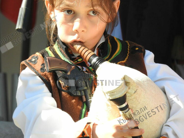 Кърджали чества Деня на Тракия, Нинова дойде да подкрепи проф.Стайкова за депутат