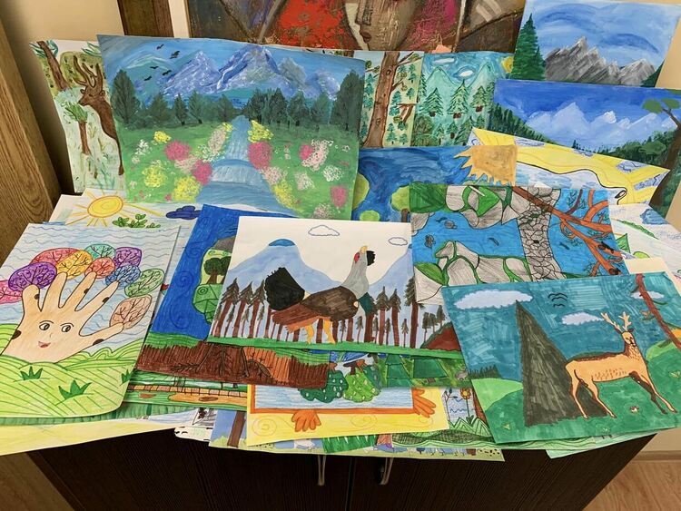 В 330 рисунки ученици представят красотата на българската гора