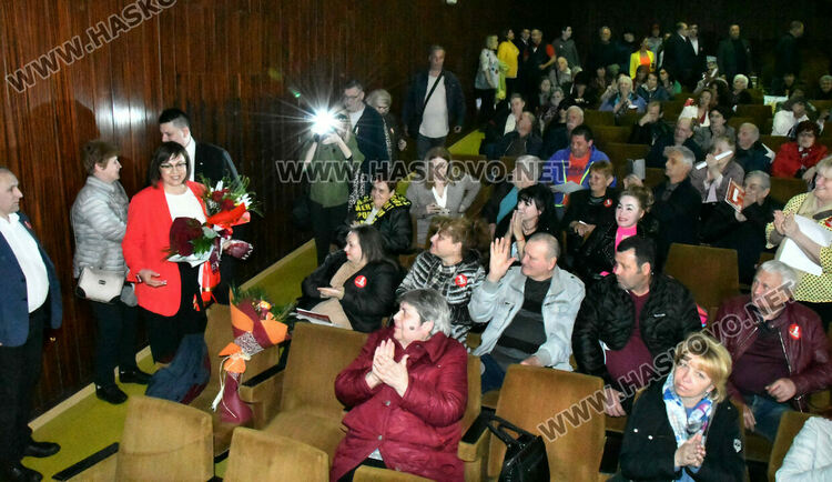 Корнелия Нинова в Хасково: "БСП за България" е реалната лява партия, всичко друго е менте