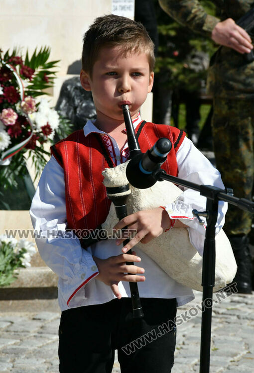 В Деня на Тракия и 10-ти Пехотен родопски полк откриха новия парк в Хасково