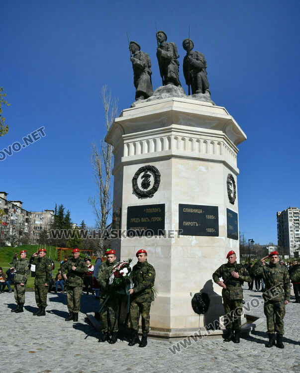 В Деня на Тракия и 10-ти Пехотен родопски полк откриха новия парк в Хасково