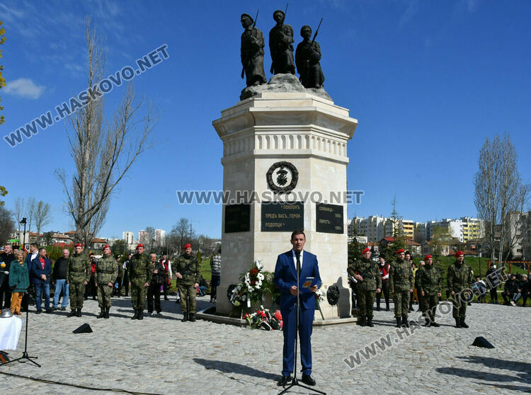 В Деня на Тракия и 10-ти Пехотен родопски полк откриха новия парк в Хасково