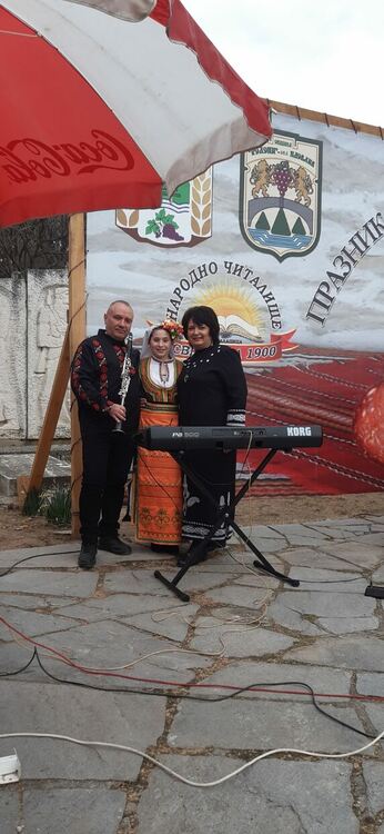 „Зора-Зорница“ със златен медал за обработен фолклор от фестивал 