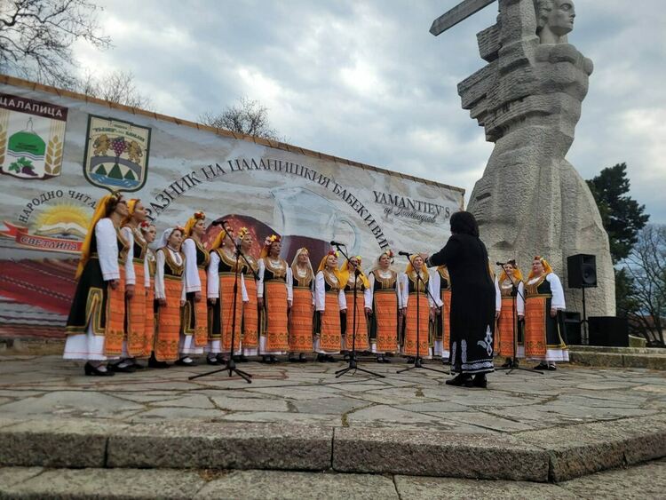 „Зора-Зорница“ със златен медал за обработен фолклор от фестивал 