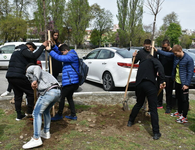 Община Асеновград организира еко занимания с ученици 