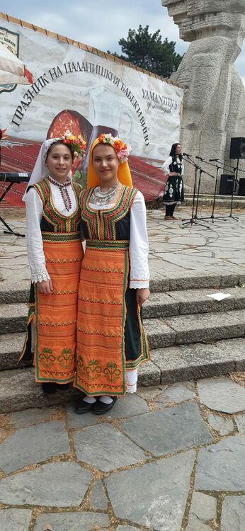 „Зора-Зорница“ със златен медал за обработен фолклор от фестивал 