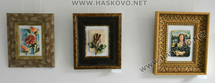 Картини на Даниел Русев от международни изложения са част от представянето му в галерия „Форум“