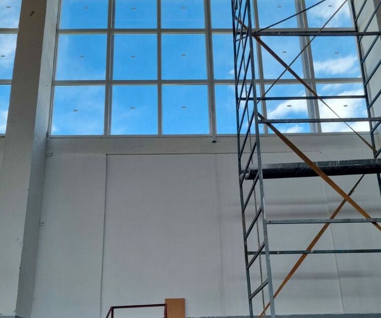 Зам.-кметът на Асеновград: Течът в спортната зала не е заради некачествен ремонт