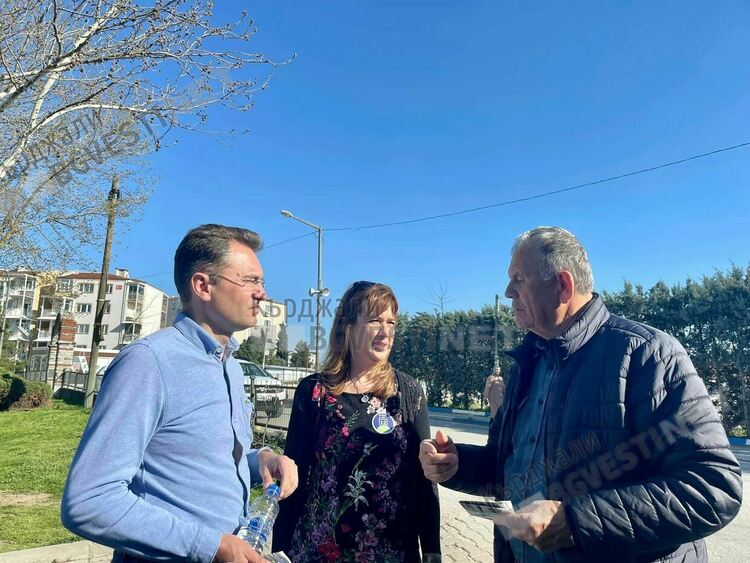 Мустафа Емин, Калоян Янков и Мануела Малеева дадоха ифтар в Бурса /снимки/